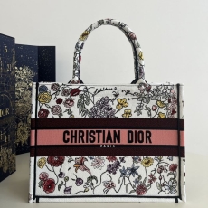 Christian Dior Shopping Bags